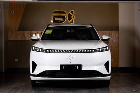 دونج فينج 008 2025 FLAGSHIP