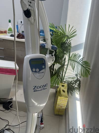جهاز زوم لتبييض الأسنان
