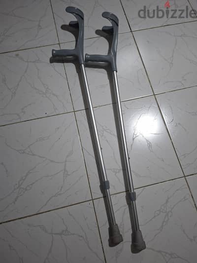 2 crutches