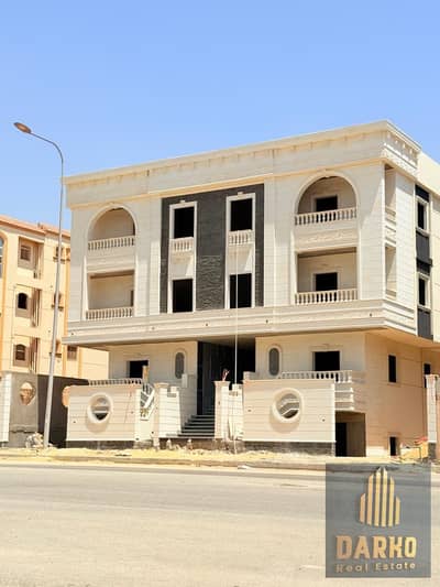 220 m apartment directly on Al-Nabatat Street, west of Sumid, 6th of October, directly in front of Dolphin Mall, steps from the University of Egypt, a chance for upscale living