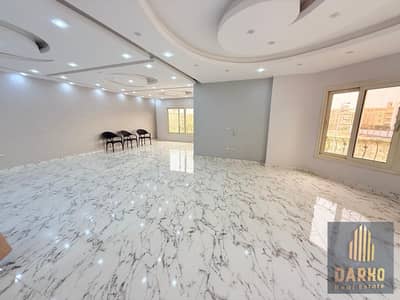 Apartment for sale 330 m Super Lux on a corner facing the sea in West Somid, October 6 - with the best neighborhoods in West Somid steps from the central axis and Misr University on the first floor, opportunity, the floor space is the best neighborhood