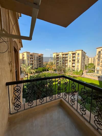Apartment for rent in Al Rehab City, 224 sq m, double view, Phase7, near estern market and services.