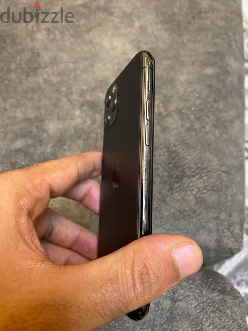 Apple - iPhone 11 Pro 6