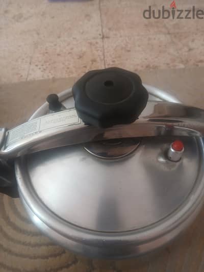 حلة ضغط تعمل بالبخار