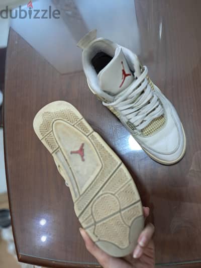 Air jordan 4 white oreo (original) مقاس 43 ،نعل و جلد حالة جيدة جدا
