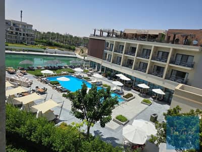 ستوديو للايجار في مراسي مارينا غرفه وحمام دايركت علي المارينا فرش فندقي فاخر -Marassi marina north coast