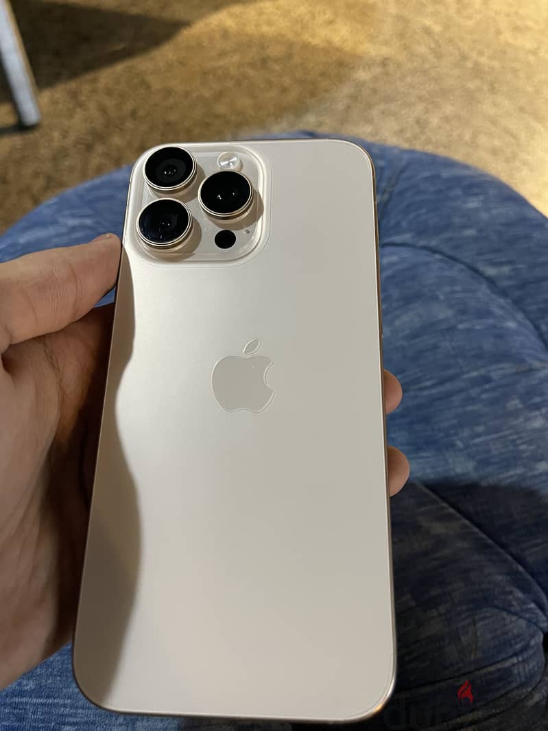 Apple - iPhone 16 Pro Max 3