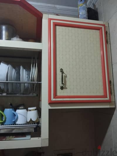دولاب مطبخ قطعتين  قطعة مترين قطعة متر وعشرين