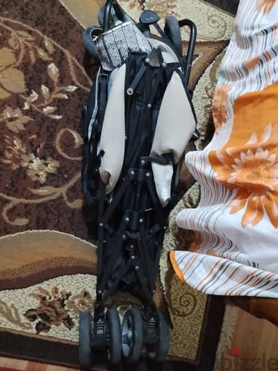 عربيه اطفال عكاز نضيفه جدا جدا واستعمال نضيف