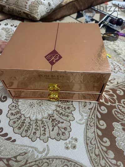 حقائب مكياج rose berry
