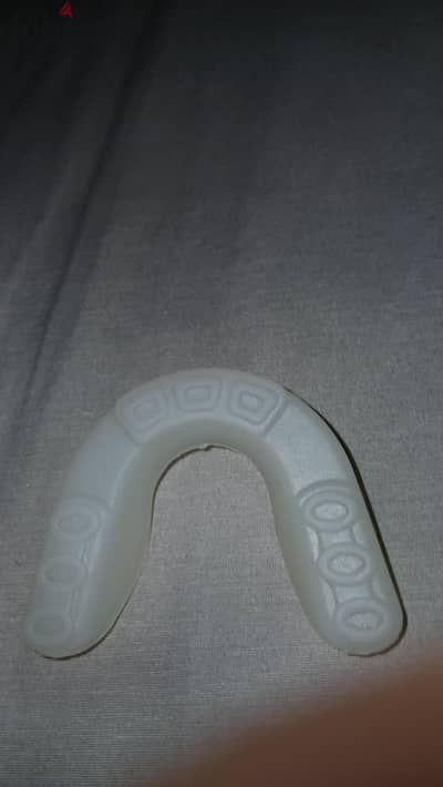 mouth guard NEVER USED