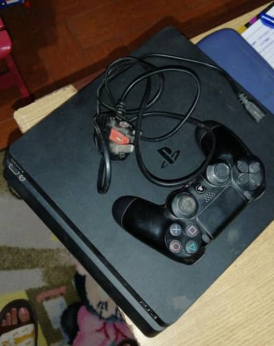 PS4 Slim 500GB-3 games - Like New - FW 12.50
