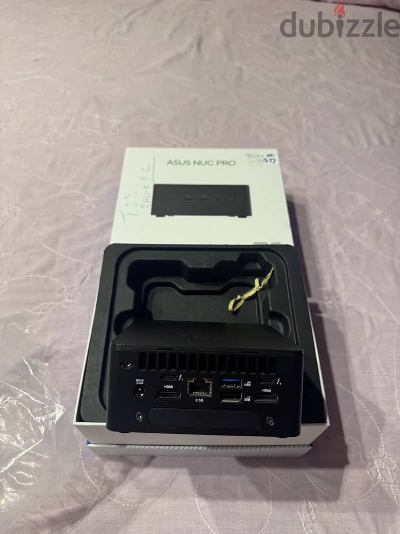 ASUS NUC 12 Pro Mini PC – Intel Core i5-1240P 1