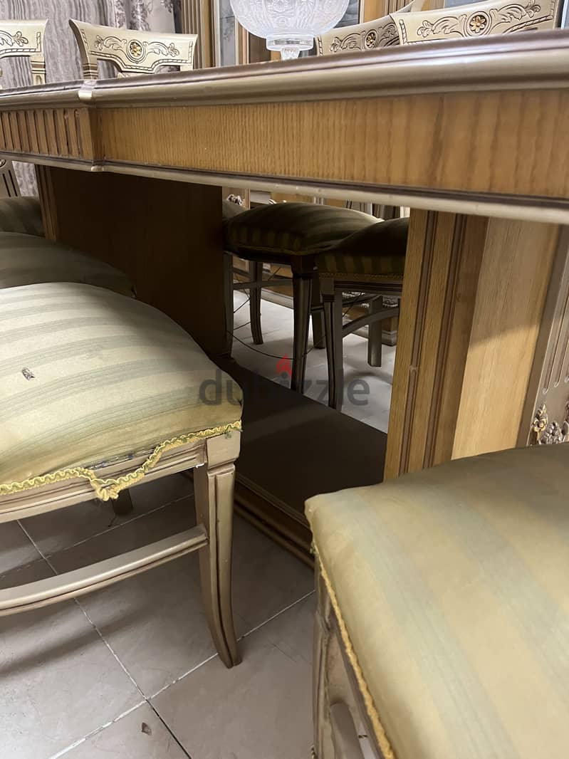 Dining table 5