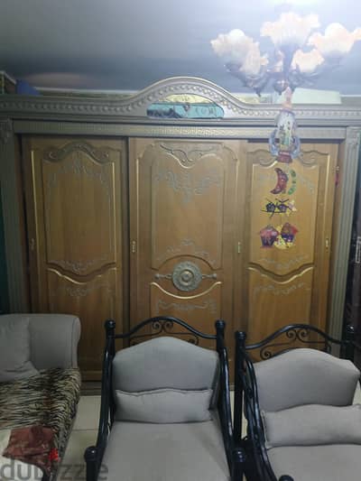 دولاب دمياطي