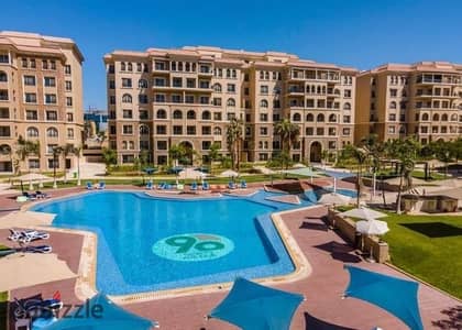 Duplex with roof for sale, immediate delivery in a prime location in Fifth Settlement, directly on 90th Street, overlooking landscaped grounds and a s