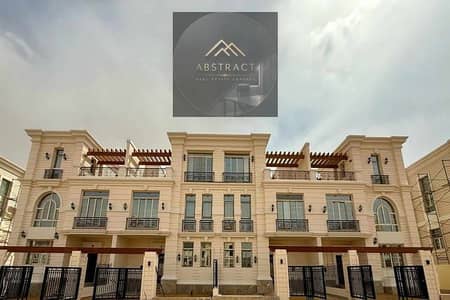 Villa for sale, immediate delivery, fully finished, corner unit by itself inside a compound of villas and palaces only extending from Al-Teseen Street