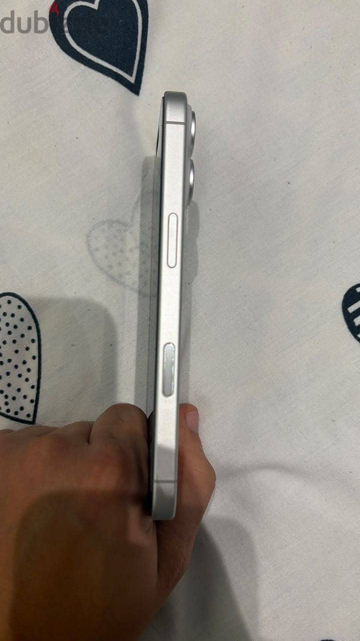 Apple - iPhone 17 4
