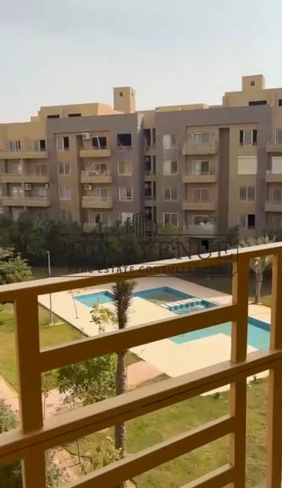 شقة للبيع بجوار الجامعة الأمريكية في واحد من أفضل المواقع، بتشطيب سوبر لوكس بالكامل، وسعر مميز!
