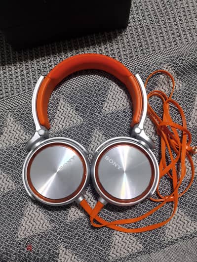 Sony headphones MDR xB610