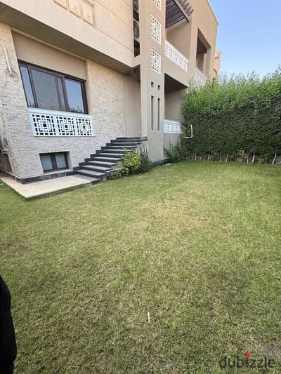 For sale Twin House 360m Compound Green 4