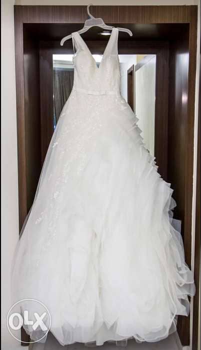 Wedding Dress & Veil فستان فرح pronovias 0