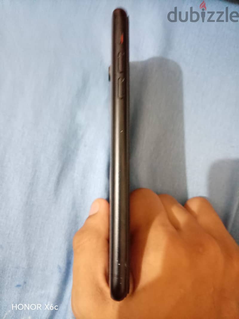 iPhone XR 7