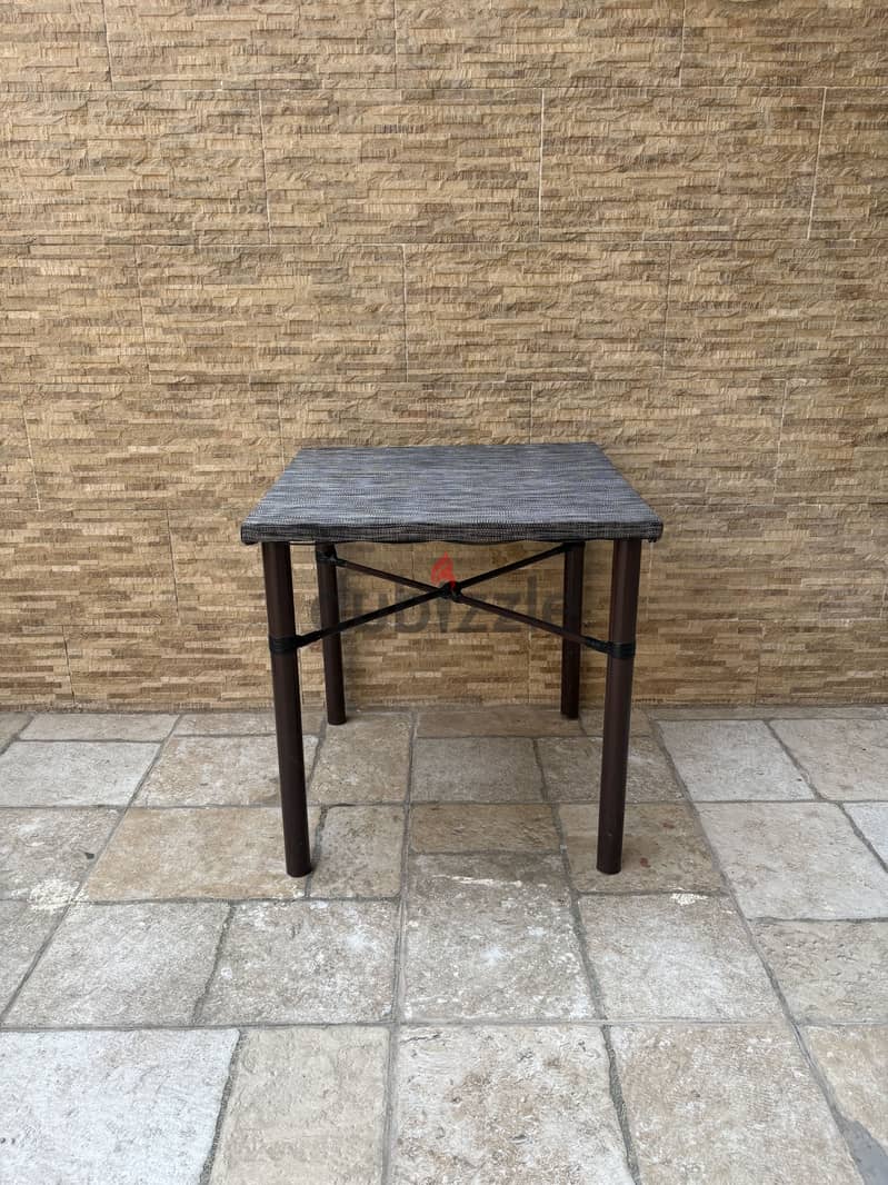 4 sofas 5 tables 12 chairs 8