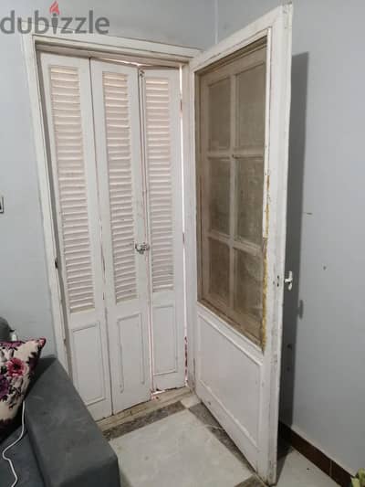 شباك بلكونه خشب بالحلق