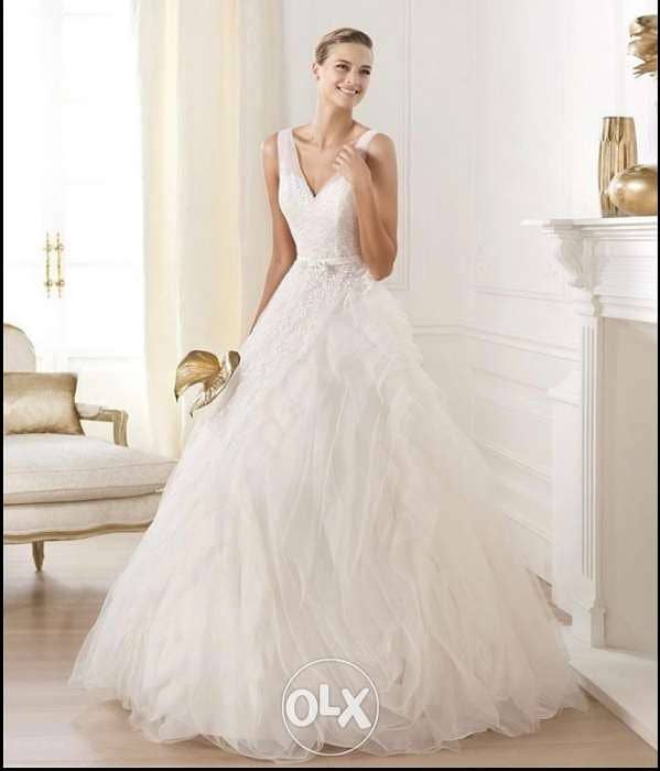 Wedding Dress & Veil فستان فرح pronovias 6