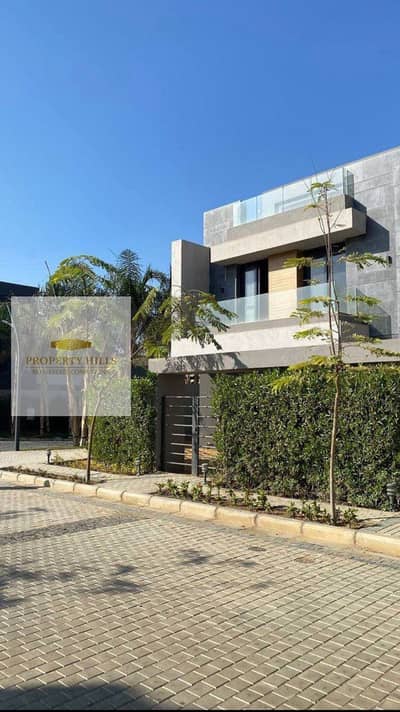Villa for sale from La Vista Developments inside El Patio, in a very distinguished location in the heart of the gathering