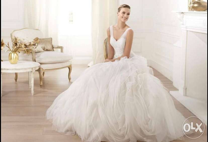 Wedding Dress & Veil فستان فرح pronovias 7