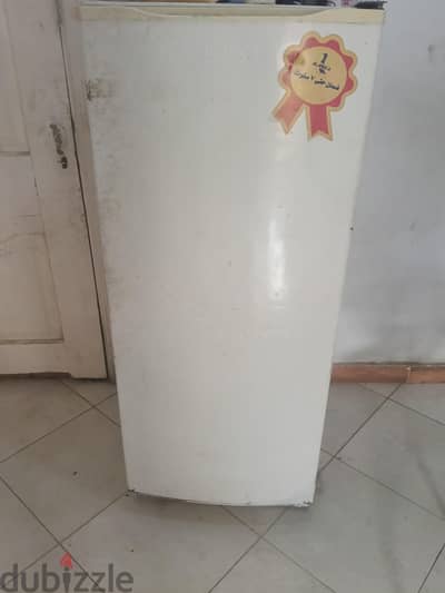 ثلاجه للبيع بسعر 4500