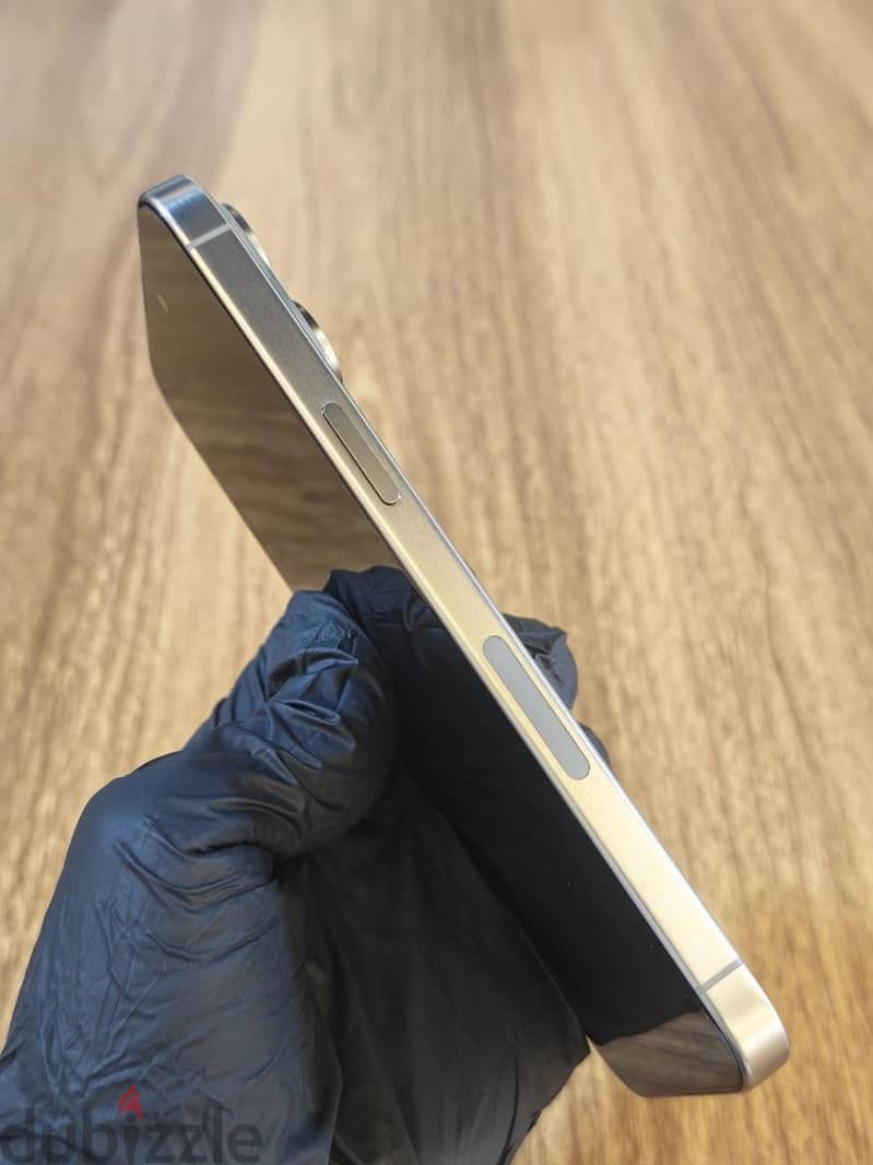 iPhone 15 Pro Max 4