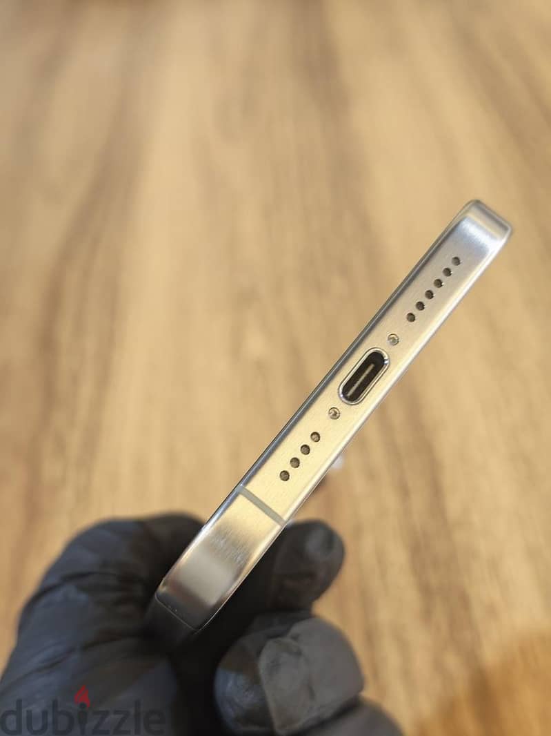 iPhone 15 Pro Max 5
