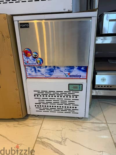 ايس ميكر 45 كيلو - 60 كيلو استانلس ice maker جديد ضمان سنة  من YME