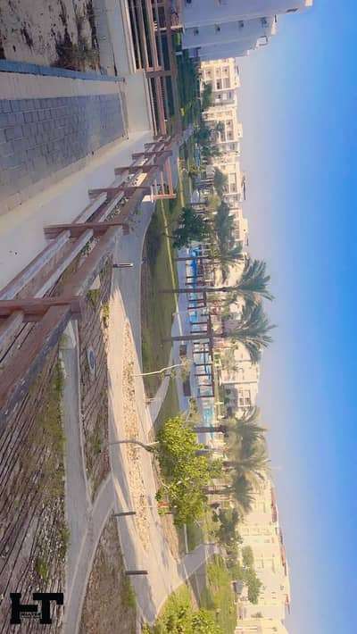 استوديو ارضي للايجار في قرية امواج اطلالة علي حمام السباحة و بحيرة و قريب من البحر في امواج الساحل الشمالي