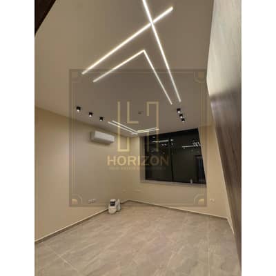 مكتب 61م تشطيب مميز للإيجار في ليك فيو بلازا مول التجمع الخامس clinic or office rent lake view