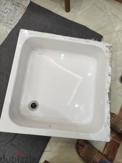 بانيو قدم ايديال استاندر مقاس 70*70 بحالة جيدة