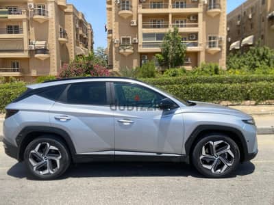 هيونداى توسان Nx4 2024 فئة خامسة أعلى فئة فابريكة بالكامل 67 الف كيلو