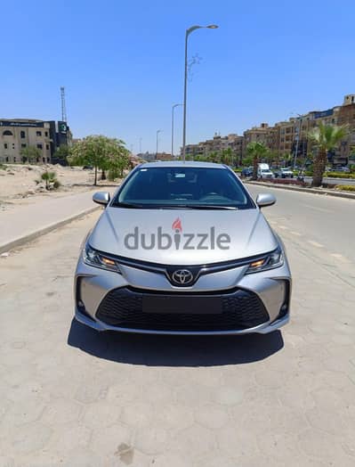 تويوتا كورولا 2024 فئة تالتة فبريكة بالكامل بحالة الزيرو 48 الف كيلو
