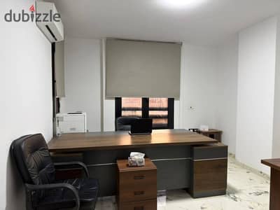 For large companies and clinics, furnished office with air conditioning, 150m on the main Joseph Tito Street next to the Range Rover agency, a special opportunity for companies and administrative offices looking for a location