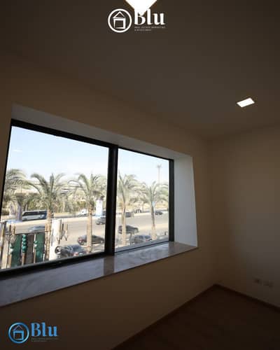 اكبر مكتب اداري متشطب جاهز للاستخدام و التشغيل للايجار في مول ليك تاون lake town mall علي محور بن زايد ready