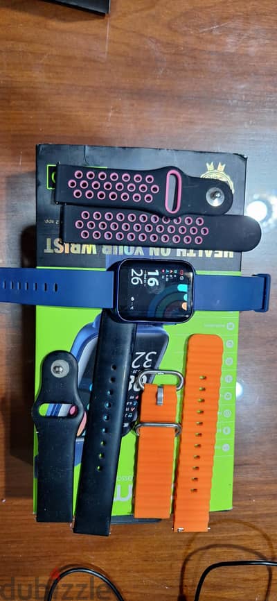ساعة Oraimo Watch Pro بحالة ممتازة ومعاها 3 ستيربات