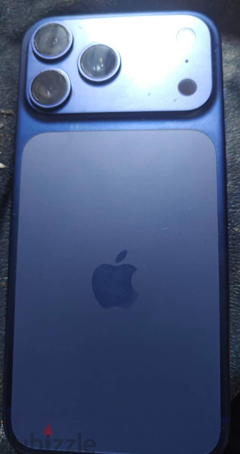Apple - iPhone 17 Pro Max 1