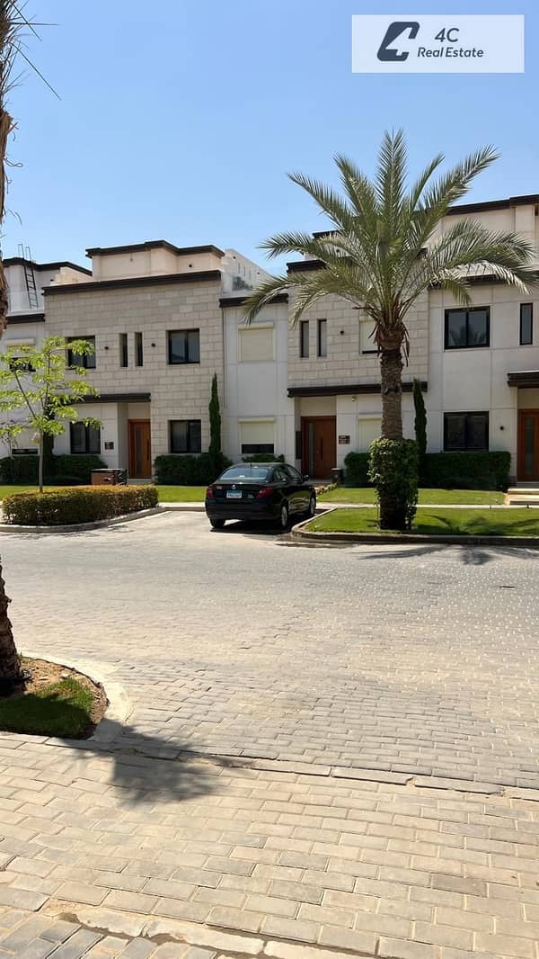 Townhouse for sale lowest down payment , installments 225m ready to move in Azzar 2 new cairo fifth settlement