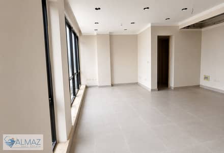 Unfurnished 51 sq m office for rent in a mall in Al Yasmin, New Cairo. Located directly near North 90th Street, a prime location between three main ax Unfurnished 51 sq m office for rent in a mall in Al Yasmin, New Cairo. Located directly near North 90th Street, a prime location between three main ax