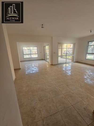 200 square meters apartment for sale in the most upscale phases of Madinaty B8, with a beautiful garden view, not corrupt, in a distinctive and rare location at a bargain price