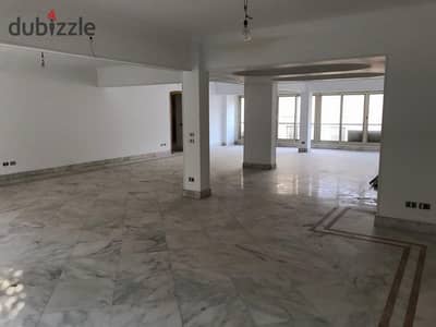 Apartment for sale 300m in the heart of Maadi, 4 rooms including master, Italian marble reception, elevator, prime location and great price**