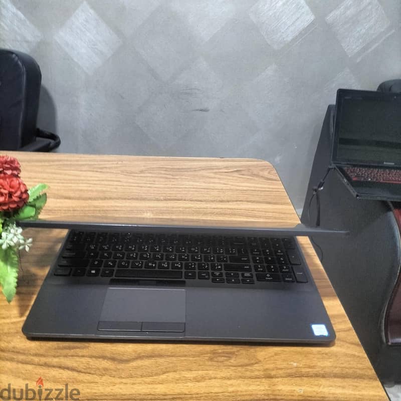 Dell Precision 3541 2